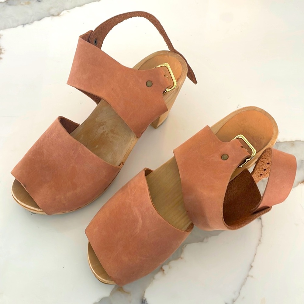 Bryr Spanish toe clogs